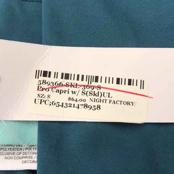 NOT FOR SALE - Nike x SoulCycle Pro Teal Capri Leggings - Picture 4 of 5